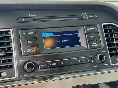 Used 2015 Hyundai Sonata SE image 24