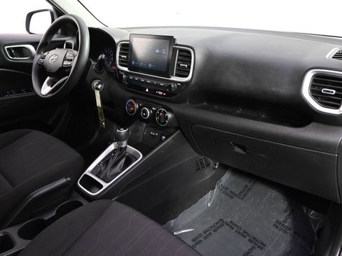 Used 2021 Hyundai Venue SE image 15