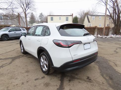 Certified 2024 Honda HR-V LX image 4