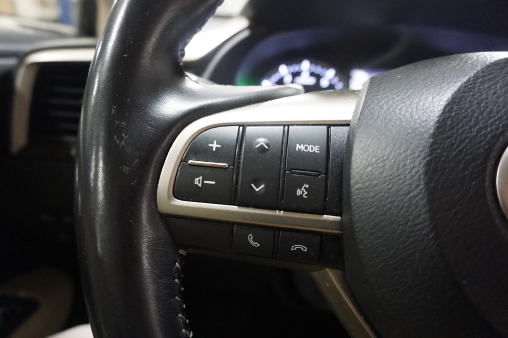 Used 2021 Lexus RX 350L FWD w/ Premium Package image 8
