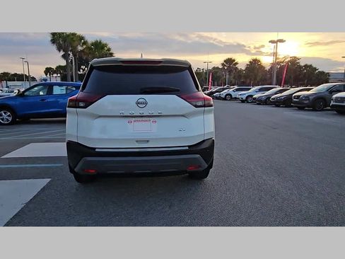 Used 2023 Nissan Rogue SV image 32