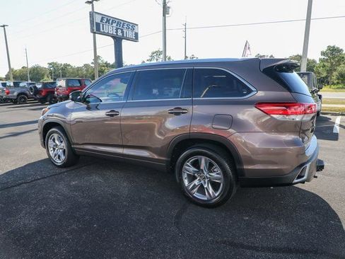Used 2019 Toyota Highlander Limited image 6