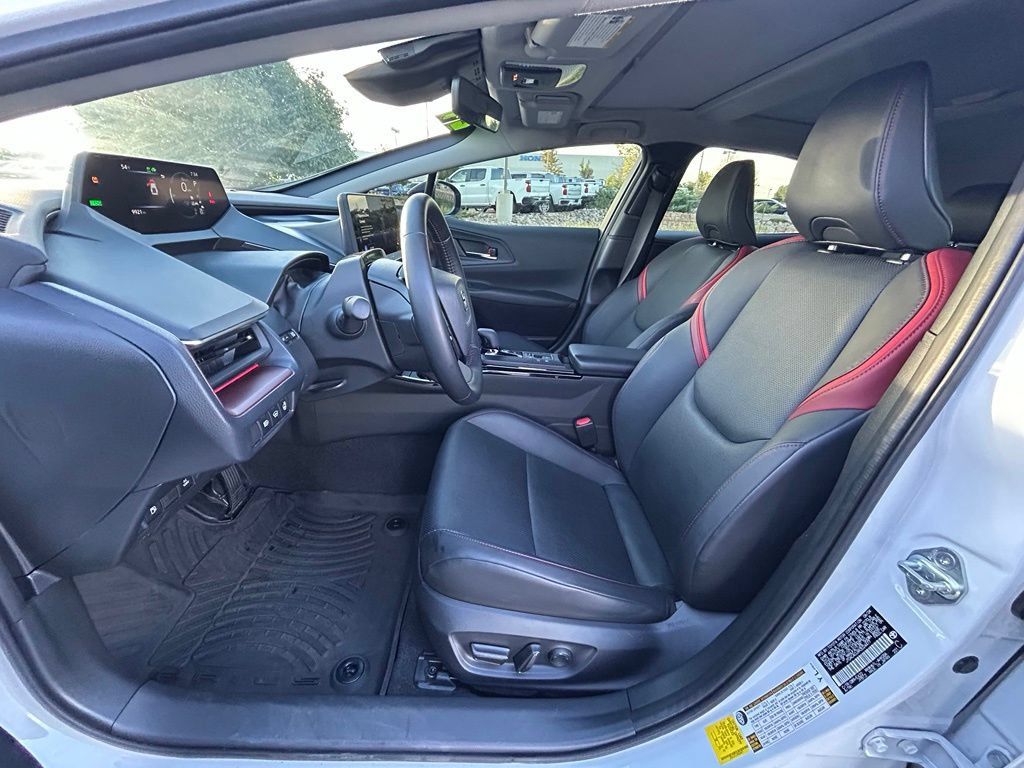 Used 2024 Toyota Prius Prime FWD image 12