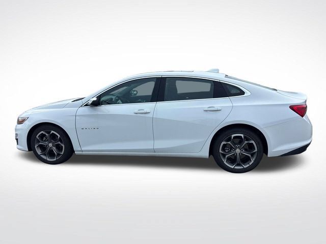 Used 2024 Chevrolet Malibu LT FWD image 2