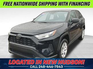 Used 2024 Toyota RAV4 LE video 1
