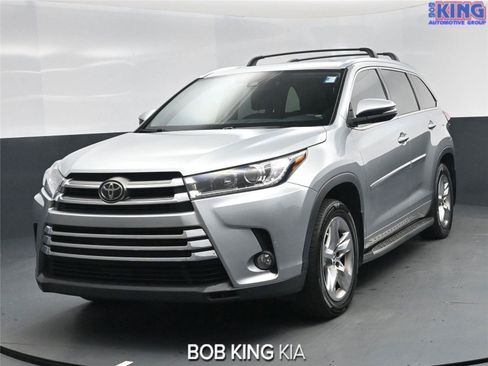 Used 2017 Toyota Highlander Limited image 1