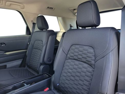 New 2025 Nissan Pathfinder SV w/ SV Premium Package image 16
