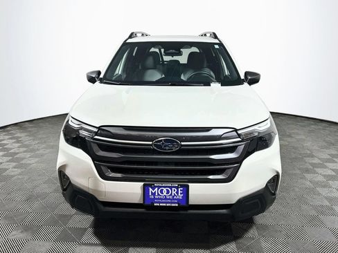 Used 2025 Subaru Forester Premium AWD/4WD image 2