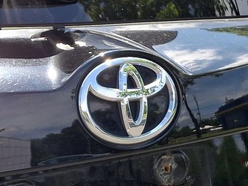 Used 2014 Toyota RAV4 Limited AWD/4WD image 30