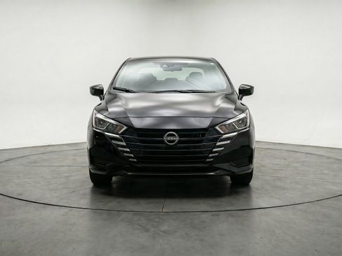 Used 2025 Nissan Versa SV FWD image 2