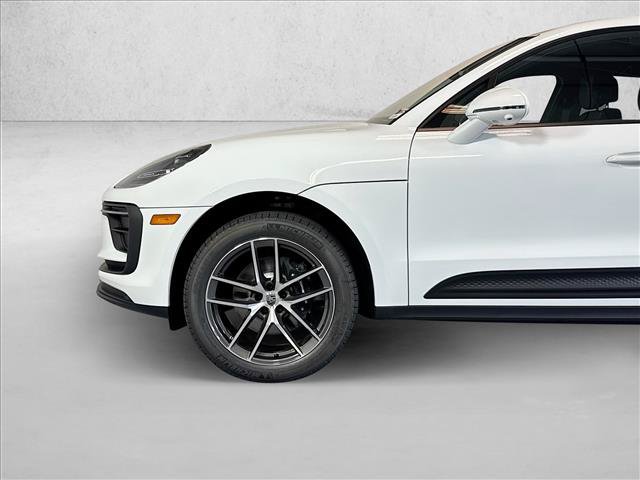Used 2026 Porsche Macan AWD/4WD image 28