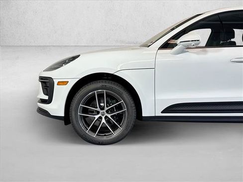Used 2026 Porsche Macan AWD/4WD image 28