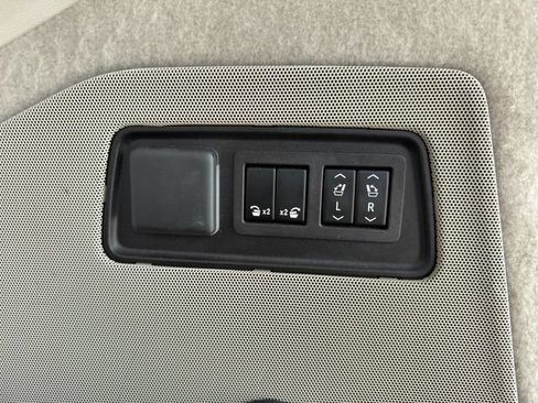Used 2023 Cadillac Escalade Premium Luxury Platinum AWD/4WD image 42