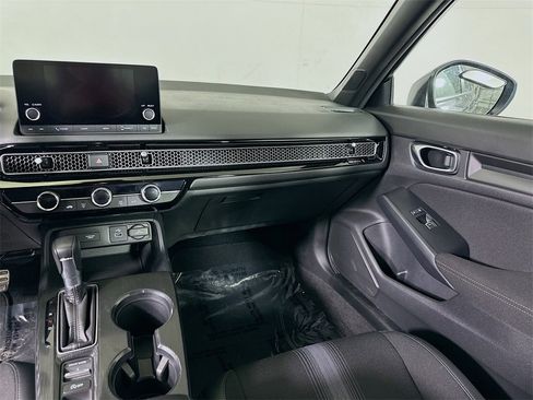 Used 2024 Honda Civic Sport image 18
