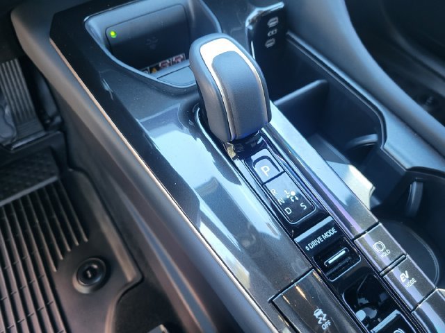 Used 2025 Toyota Crown Signia AWD/4WD image 21