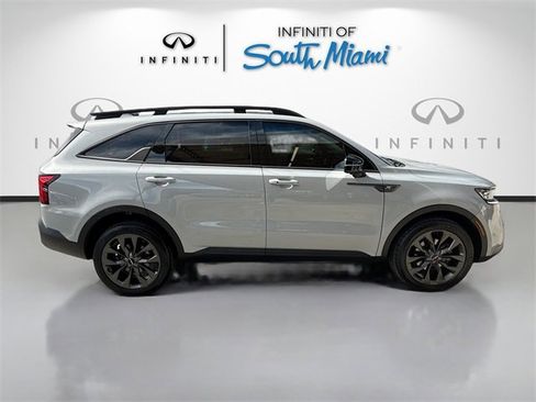 Used 2023 Kia Sorento SX Prestige image 8