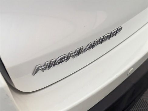 Used 2015 Toyota Highlander Limited image 11