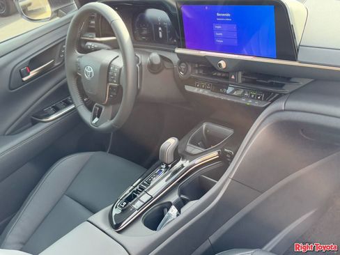 Certified 2026 Toyota Crown Signia image 12