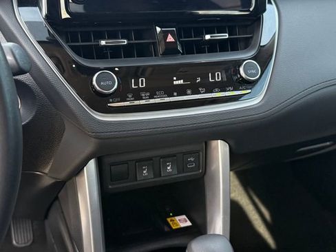 Used 2023 Toyota Corolla Cross XLE FWD image 19