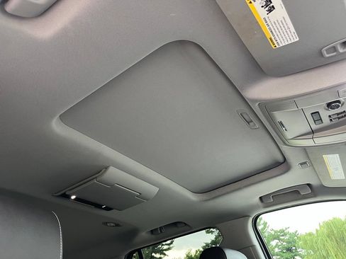 Used 2015 Chevrolet Tahoe LT AWD/4WD image 38