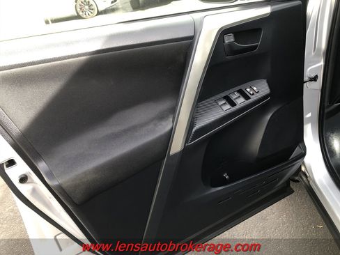 Used 2013 Toyota RAV4 XLE image 9