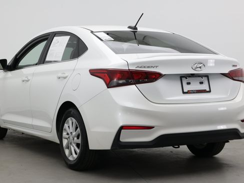 Used 2022 Hyundai Accent SEL FWD image 4