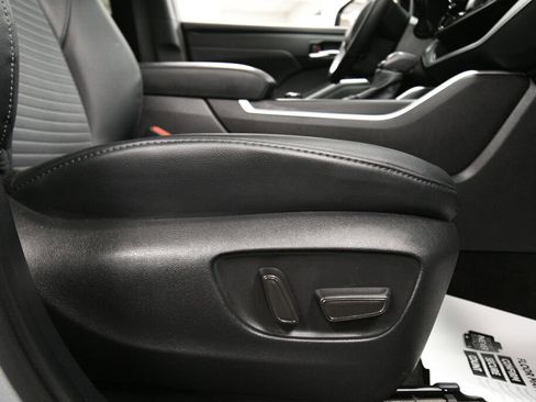 Certified 2024 Toyota Highlander XSE image 30