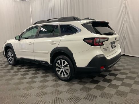 Used 2025 Subaru Outback Premium AWD/4WD image 8