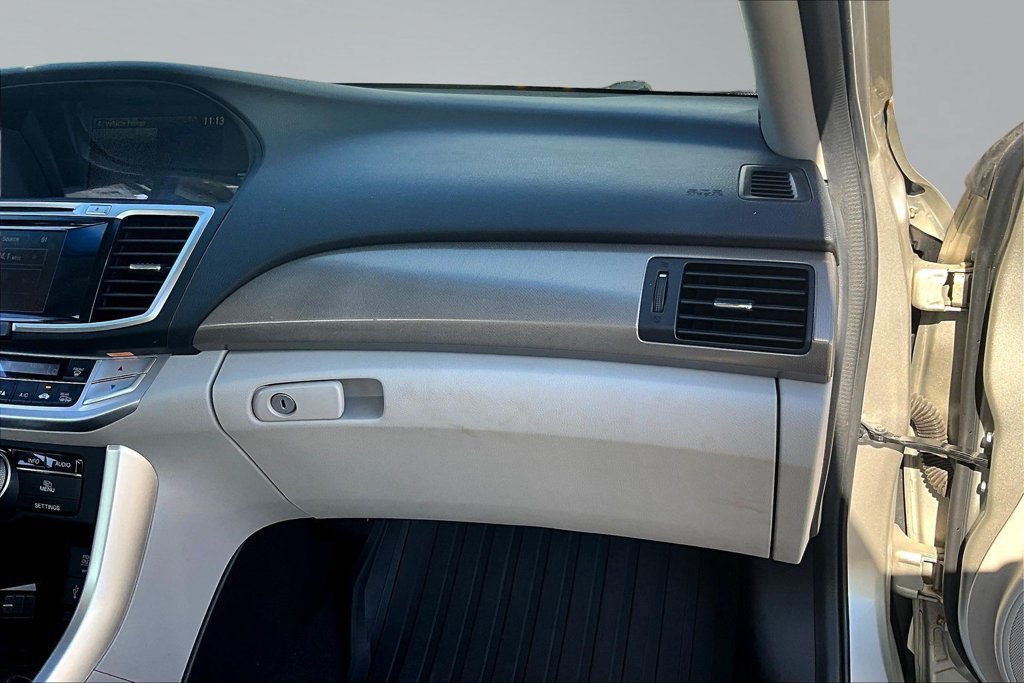 Used 2014 Honda Accord Plug-In Sedan image 26