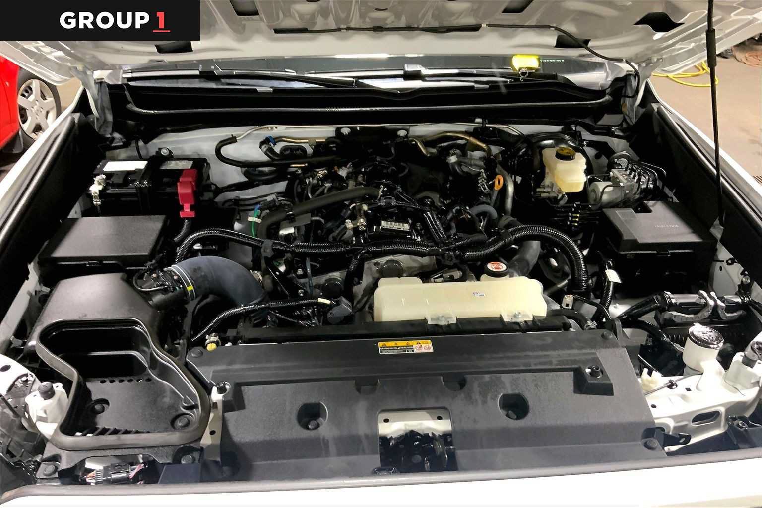 Certified 2025 Toyota Tacoma SR5 AWD/4WD image 32