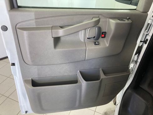 Used 2025 GMC Savana 2500 w/ Driver Convenience Package RWD image 10