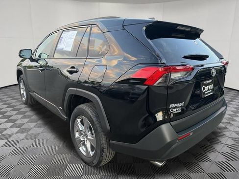 Used 2025 Toyota RAV4 XLE AWD/4WD image 5