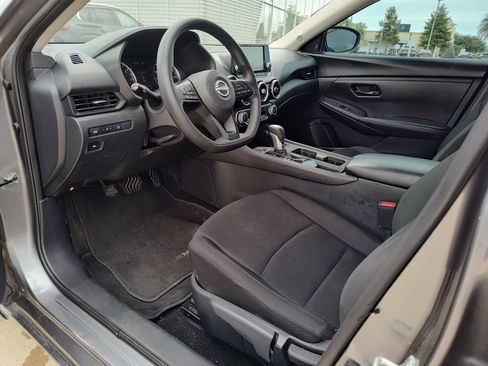 Used 2025 Nissan Sentra S FWD image 2