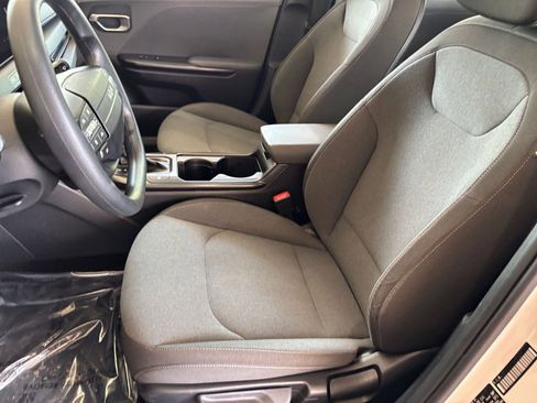 Used 2025 Kia K4 FWD image 25