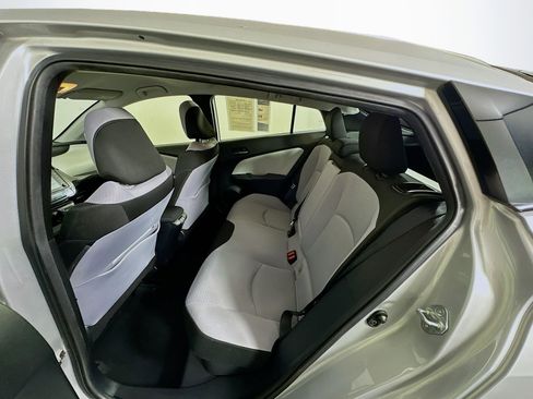 Used 2022 Toyota Prius LE image 26