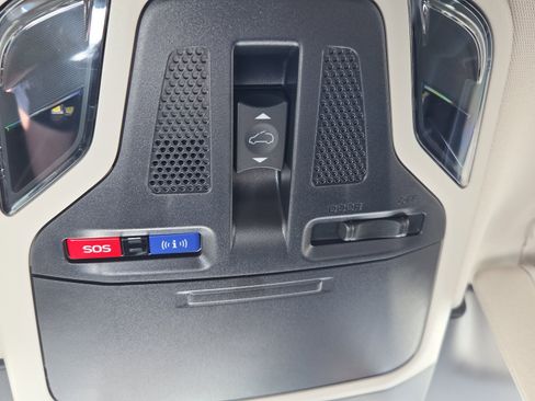 Used 2025 Subaru Outback Touring XT w/ Popular Package #2 image 37