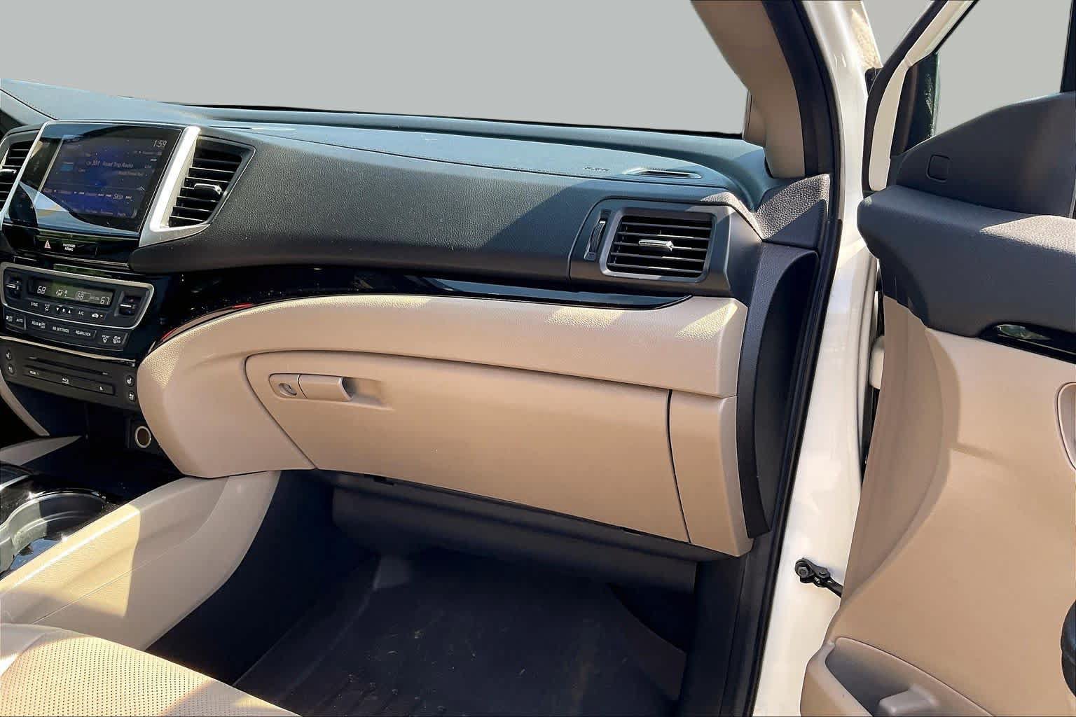 Used 2016 Honda Pilot Elite image 18