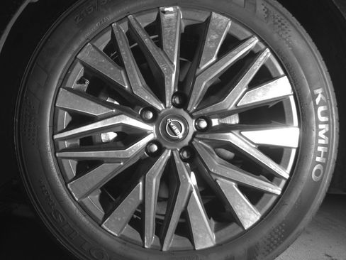 Used 2025 Nissan Altima 2.5 SV FWD image 12