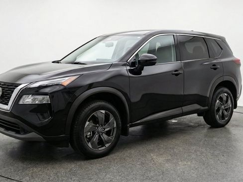 Used 2025 Nissan Rogue SV AWD/4WD image 3