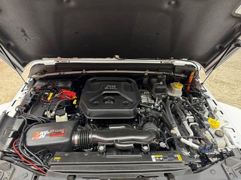 Used 2022 Jeep Wrangler Unlimited Sahara w/ Cold Weather Group image 26