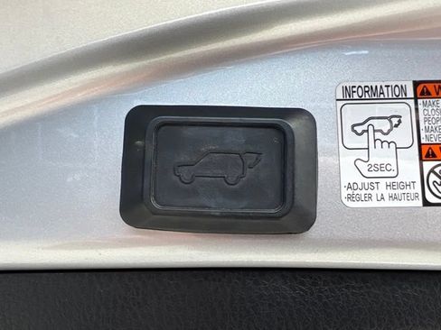 Used 2016 Toyota RAV4 Limited AWD/4WD image 13