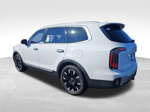 Used 2024 Kia Telluride SX Prestige w/ Towing Package AWD/4WD image 4