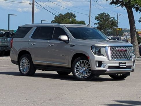 Used 2023 GMC Yukon Denali w/ LPO, Floor Liner Package AWD/4WD image 7