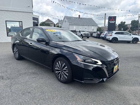 Used 2023 Nissan Altima 2.5 SV FWD image 10