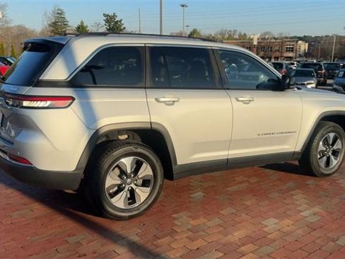 Used 2022 Jeep Grand Cherokee Limited 4xe image 3