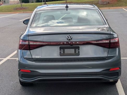 Used 2025 Volkswagen Jetta Sport FWD image 5