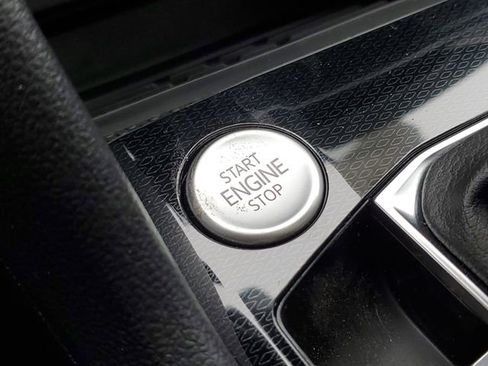 New 2026 Volkswagen Taos SEL image 30