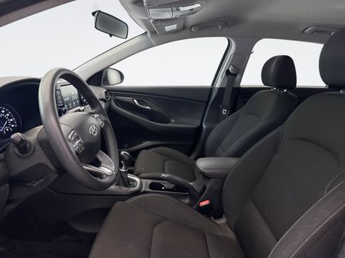 Used 2018 Hyundai Elantra GT FWD image 9
