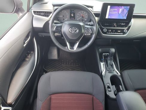 Used 2025 Toyota Corolla SE FWD image 12