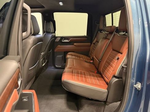 Used 2025 GMC Sierra 3500 Denali Ultimate image 31